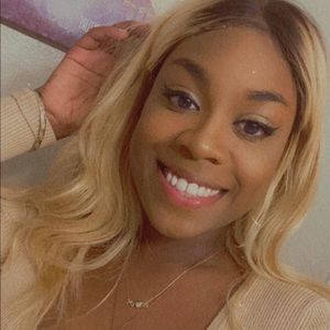 Meet your Posher, Phyllis